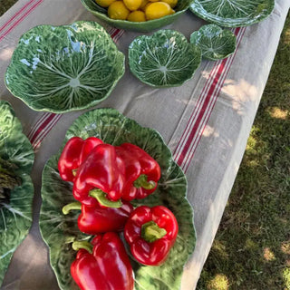 Melamine cabbage platter with fresh red peppers – ideal for serving vegetables or salads