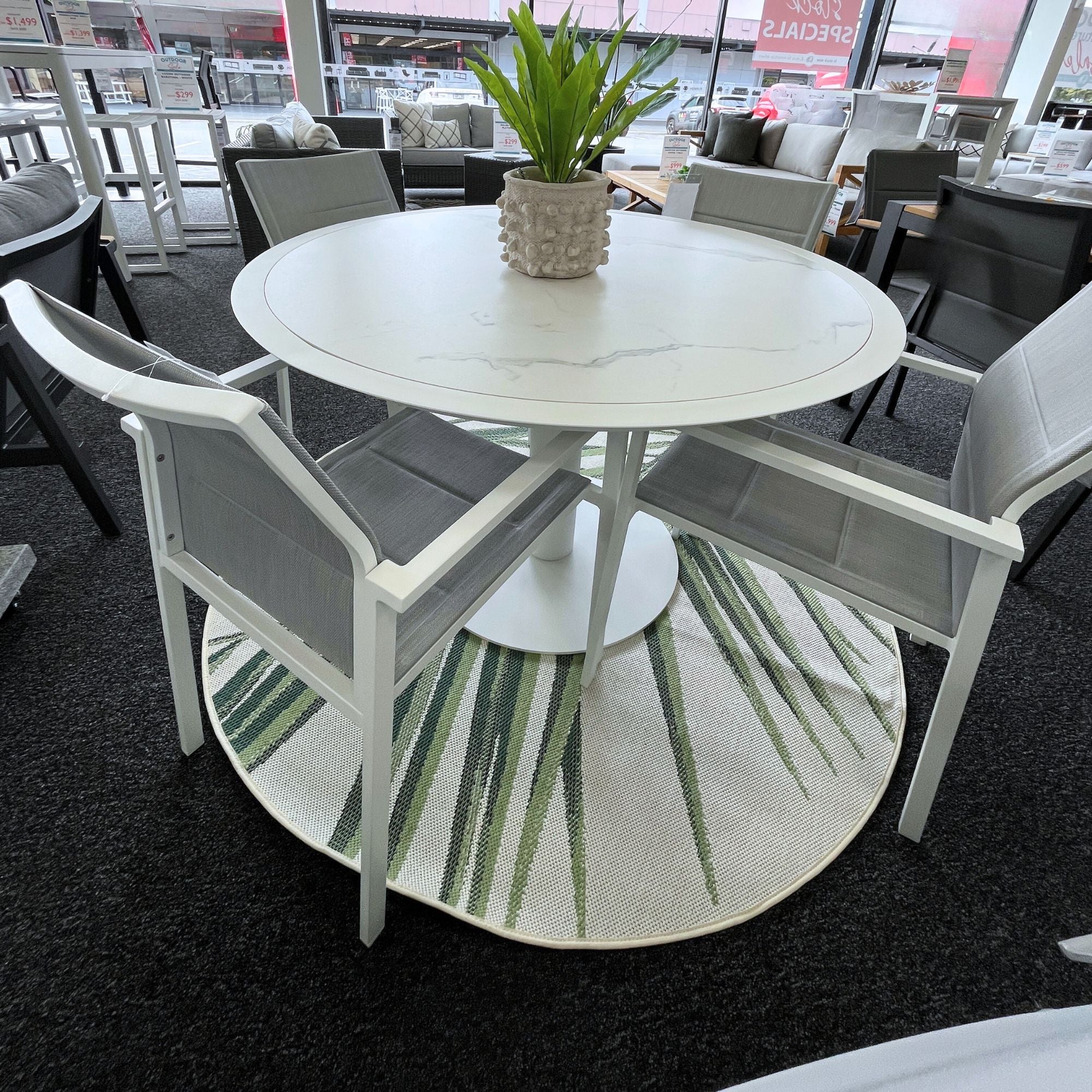 Piazza Round Outdoor Dining Table - White