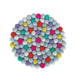 Colorful felt ball potstand – round, handmade, perfect for protecting tabletops