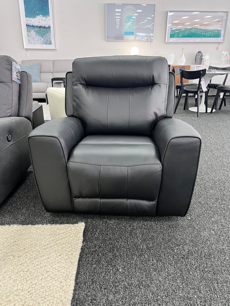 Denburn Electric Recliner Chair w. Elec Headrest - Urban Sofa - Black Top Grain Protected Leather